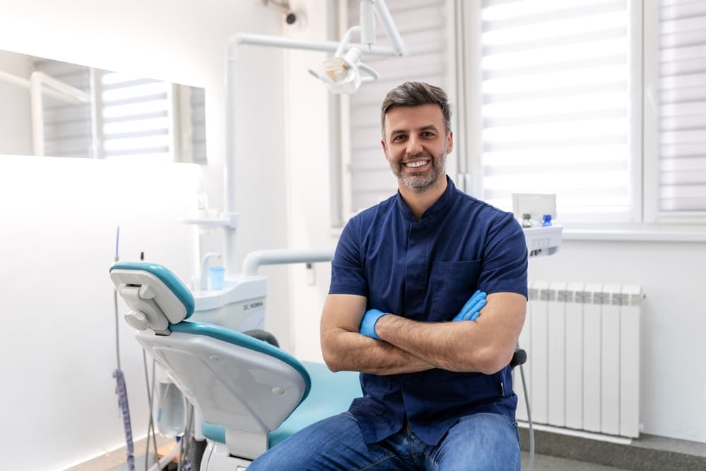 A dentist at one of our vetted, licensed partner clinics in Istanbul